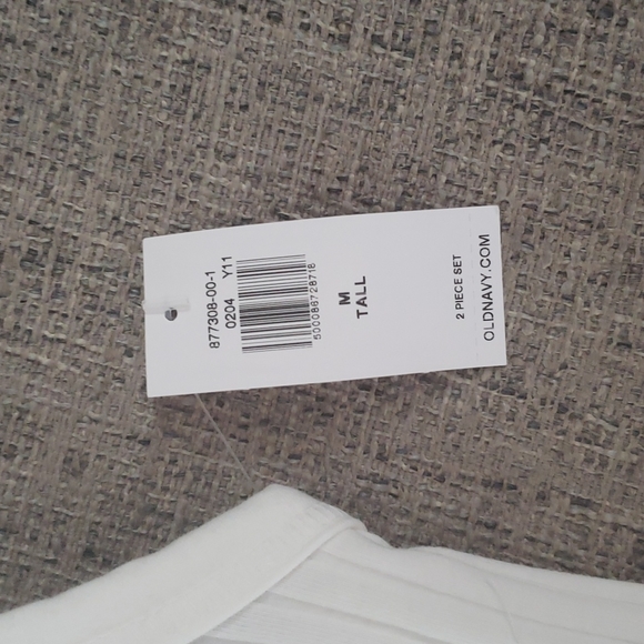 2 Old Navy Ribbed Tank - Picture 3 of 8